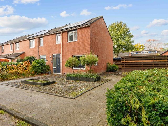 Van Ewsumstraat 8, Marum