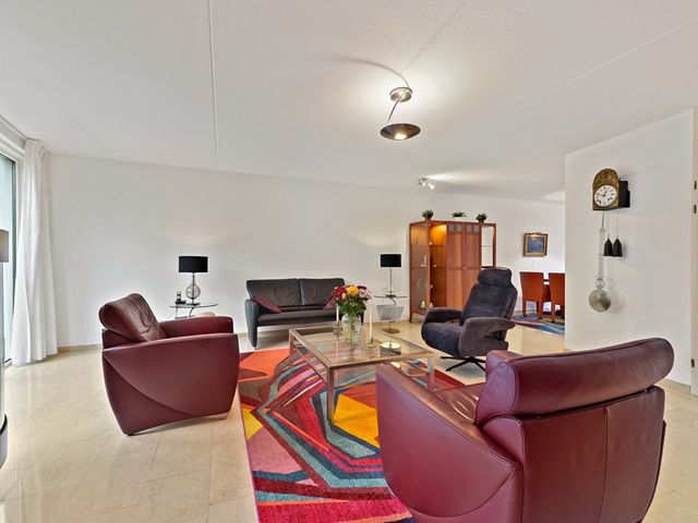 Berkenhof 8, Maasland