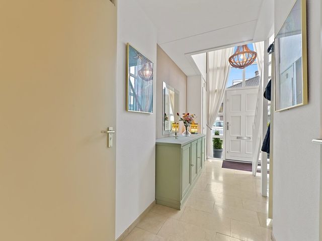 Berkenhof 8, Maasland