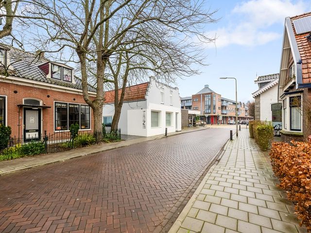 Middelweg 94, Uitgeest