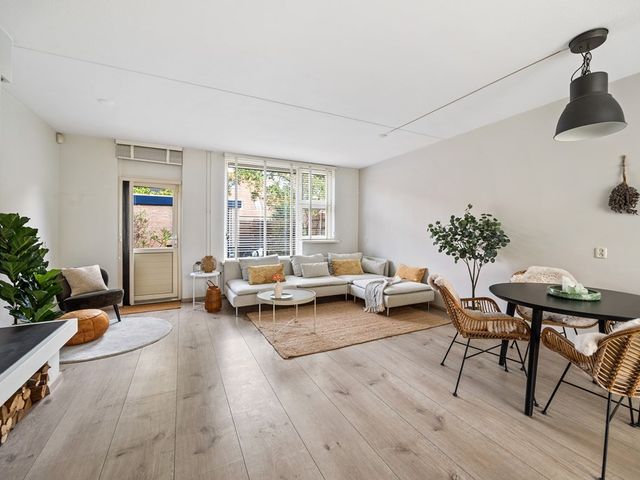 Rivierenlaan 77, Pijnacker