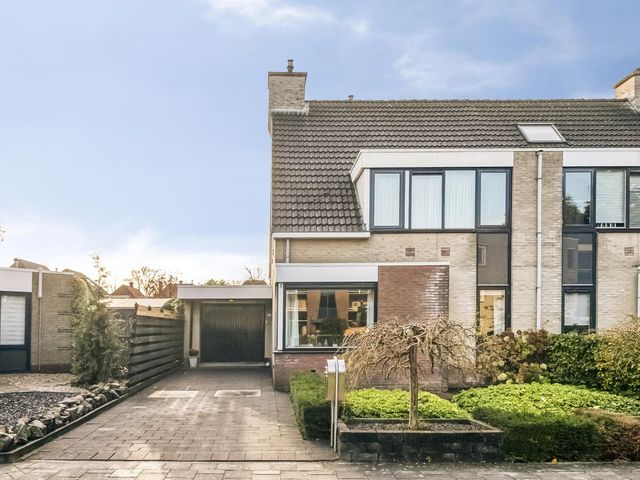 Rembrandtstraat 26, IJsselmuiden