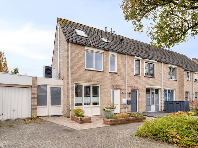 Sabelmarter 1, Veldhoven