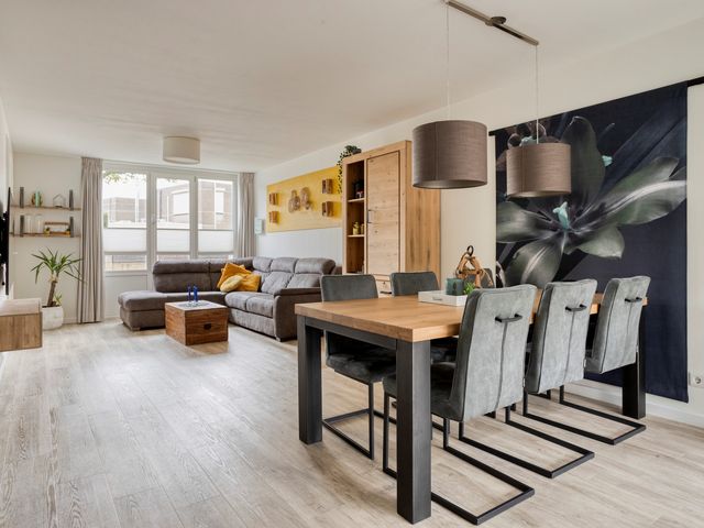 Sabelmarter 1, Veldhoven