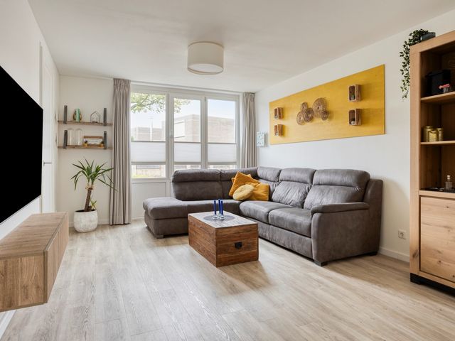 Sabelmarter 1, Veldhoven