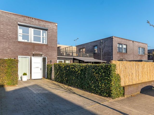 Nieuw-Guineastraat 5, Zwolle