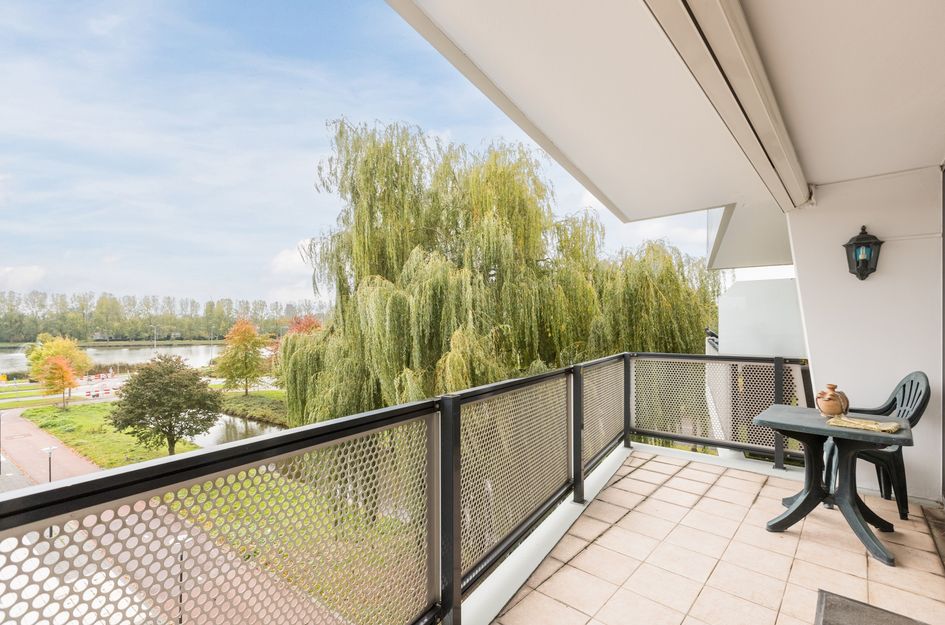 Mia Van Ijperenplein 43