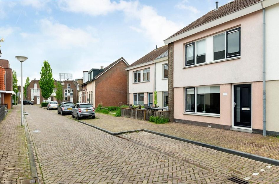 Hoogstraat 130