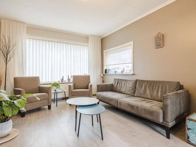 Schoolstraat 11, Vogelwaarde