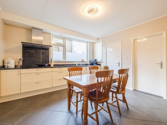 Schoolstraat 11, Vogelwaarde