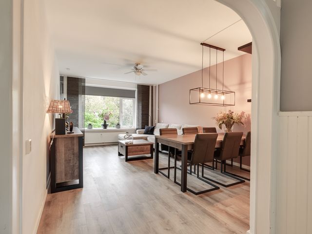 Burg Caan van Necklaan 530, Leidschendam