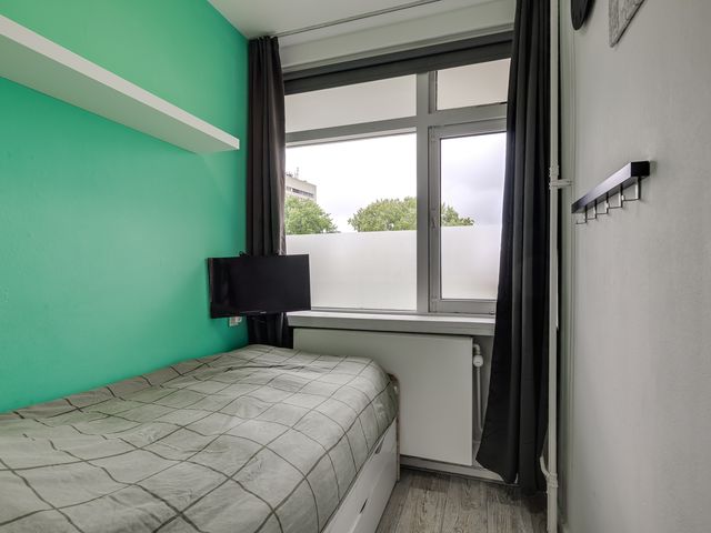 Burg Caan van Necklaan 530, Leidschendam