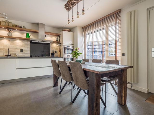 Emily Brontësingel 125, Arnhem