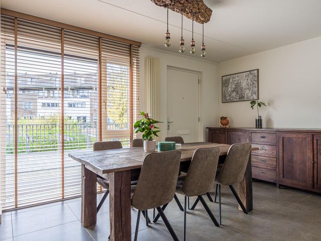 Emily Brontësingel 125, Arnhem