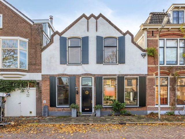 Hoofdstraat 100, Leiderdorp