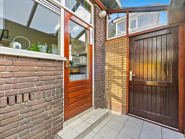 Kerkweg 20, Maasland