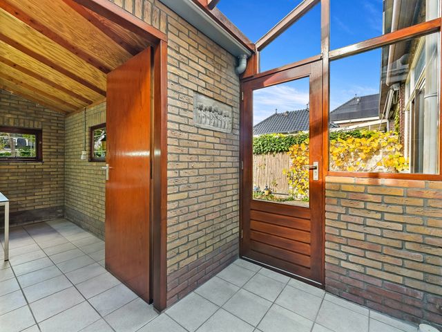 Kerkweg 20, Maasland