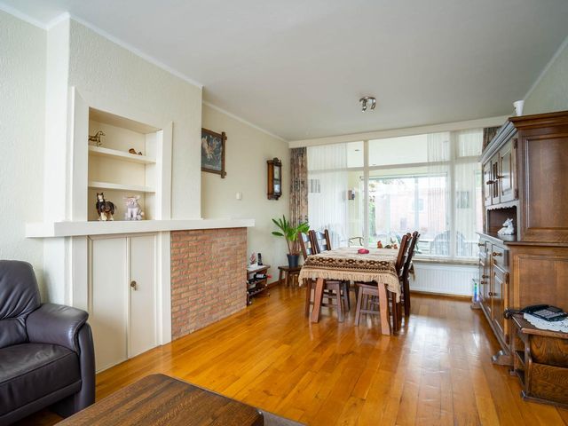 Molenlaan 52, Deurne