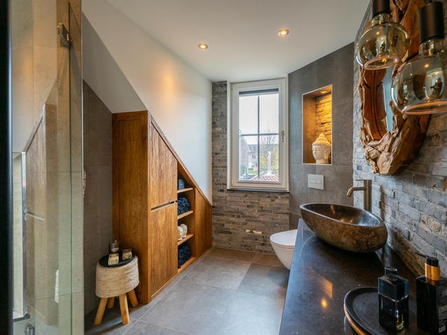 Robert Stolzhof 210, Hoorn