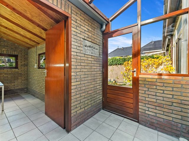 Kerkweg 20, Maasland