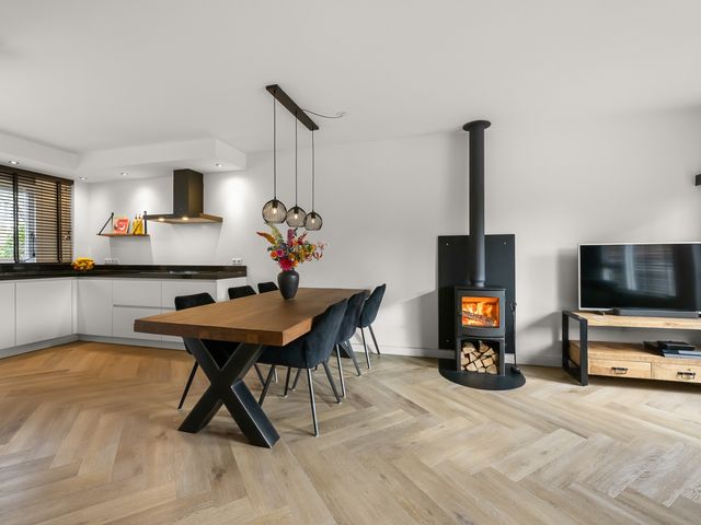 De Pollen 107, Uitgeest