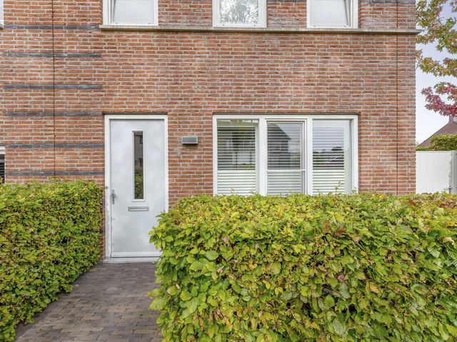 Burgemeester Moorenstraat 2, Reuver