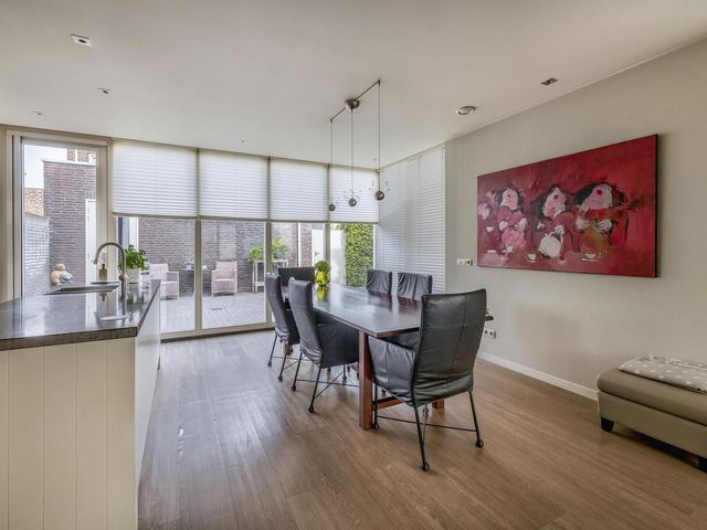 Burgemeester Moorenstraat 2, Reuver