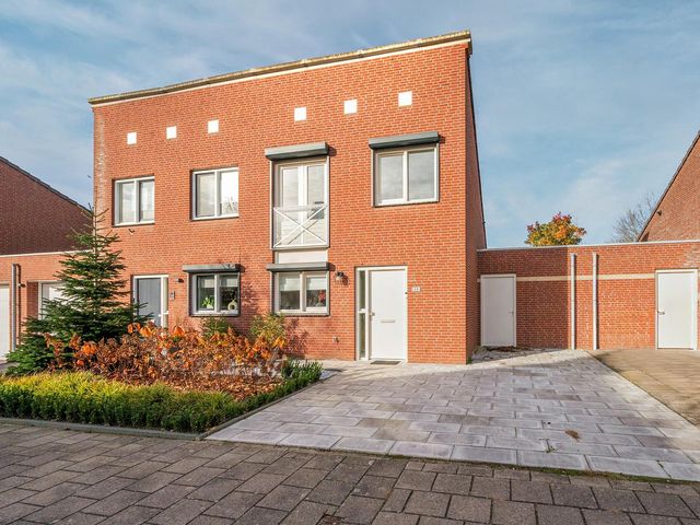 Honingklaver 44, Venlo