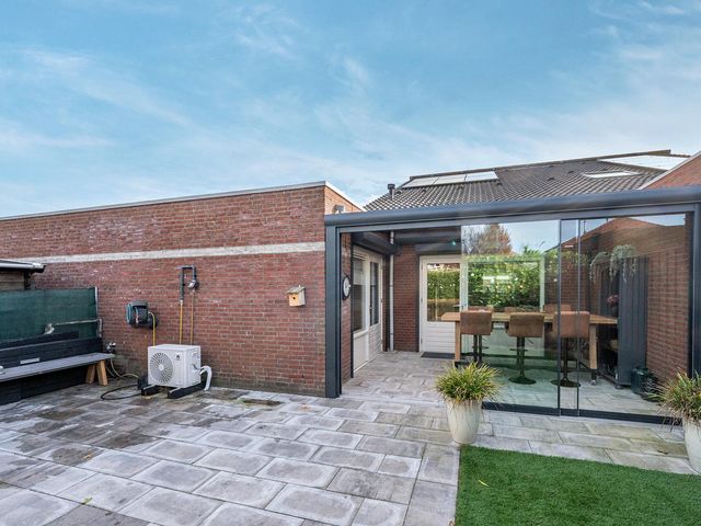 Honingklaver 44, Venlo