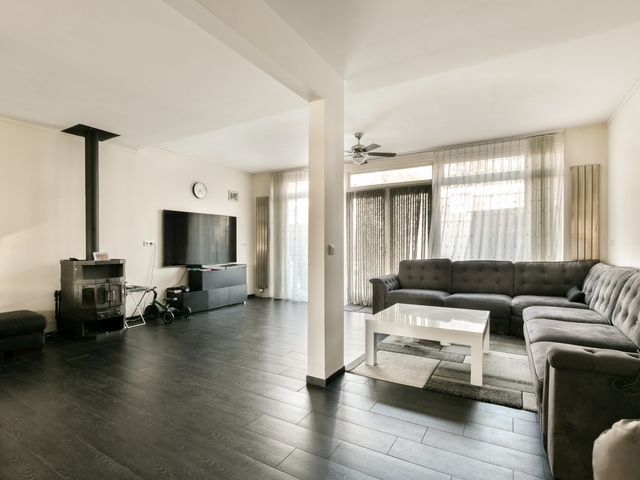 Terneuzenstraat 8, Almere