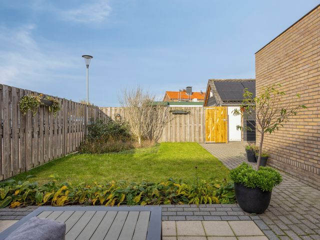 Julianalaan 1, Dodewaard