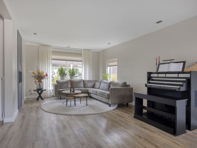 Julianalaan 1, Dodewaard