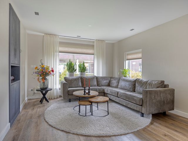 Julianalaan 1, Dodewaard