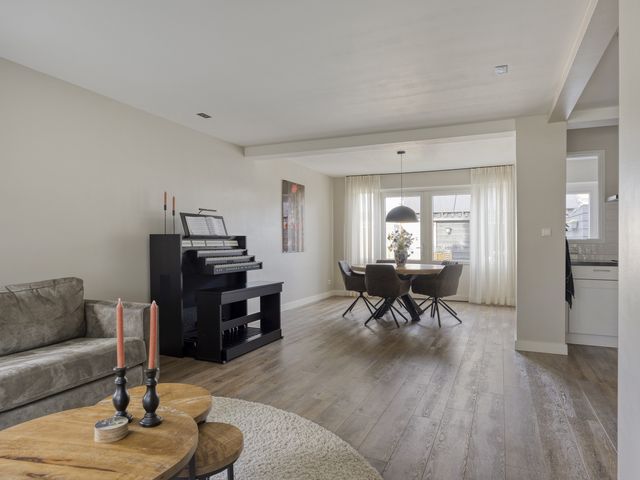 Julianalaan 1, Dodewaard