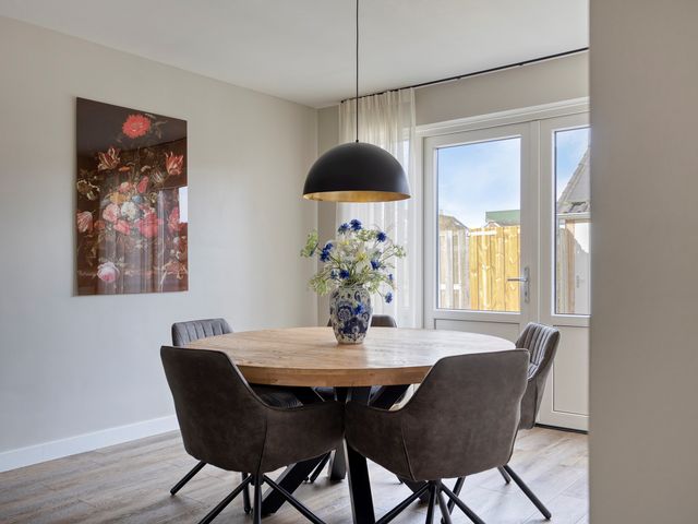 Julianalaan 1, Dodewaard