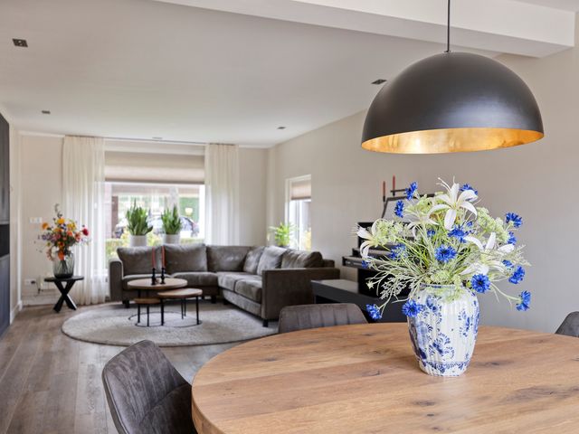 Julianalaan 1, Dodewaard