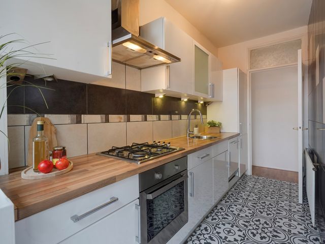 Lijnbaan 130, Den Haag