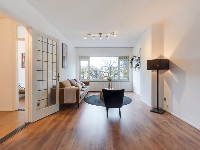 Lijnbaan 130, Den Haag