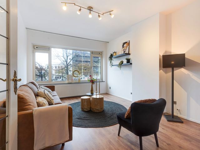 Lijnbaan 130, Den Haag