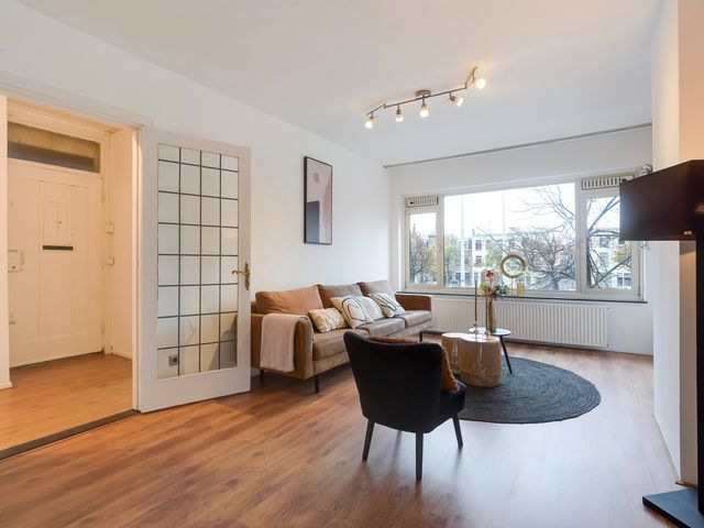 Lijnbaan 130, Den Haag