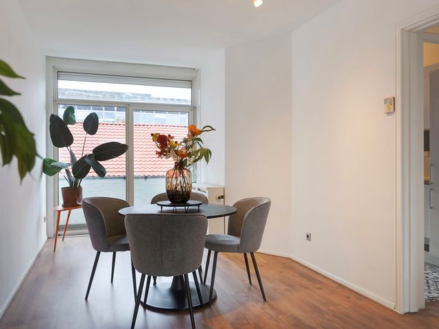 Lijnbaan 130, Den Haag