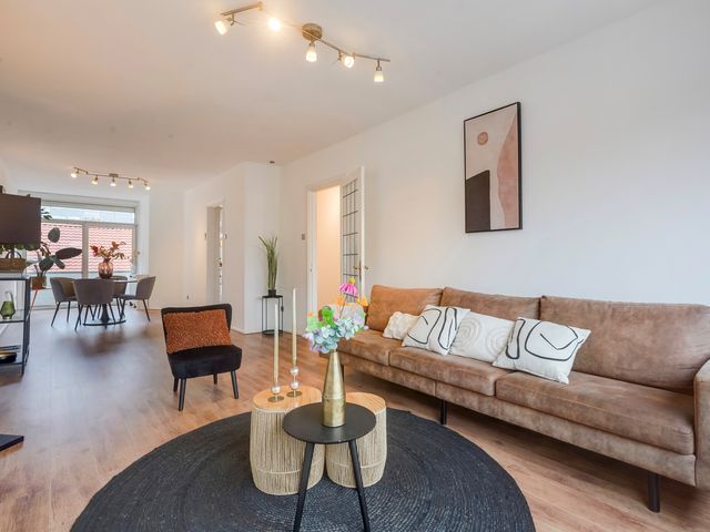 Lijnbaan 130, Den Haag