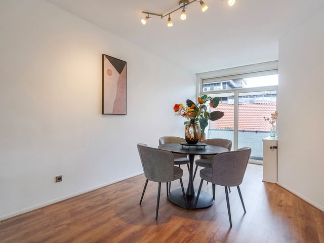 Lijnbaan 130, Den Haag