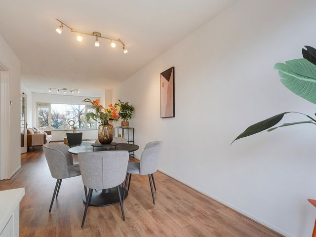 Lijnbaan 130, Den Haag