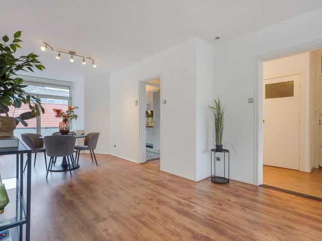 Lijnbaan 130, Den Haag