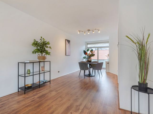 Lijnbaan 130, Den Haag