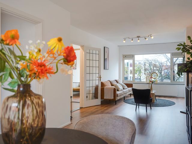 Lijnbaan 130, Den Haag