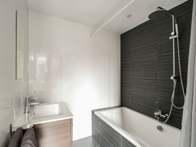 Barbarahof 20a, Born