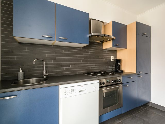 Barbarahof 20a, Born