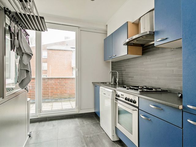 Barbarahof 20a, Born